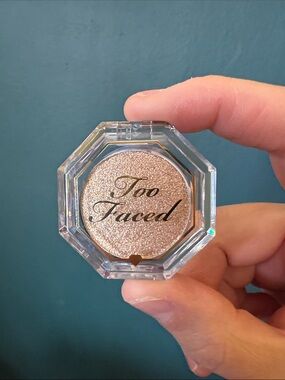 Too Faced Disco Crush Hypnotic Sparkly Champagne Eye Shadow
